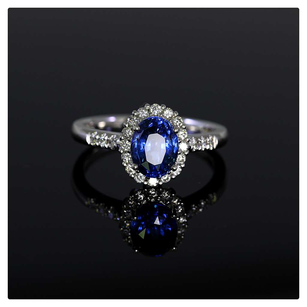 高清图|海瑞温斯顿Sparkling Cluster蓝宝石、海蓝宝石及钻石戒指戒指图片1|腕表之家-珠宝