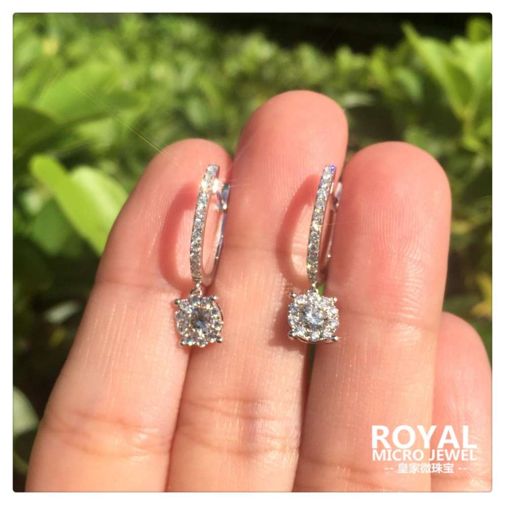 38分钻石围镶显大款耳环